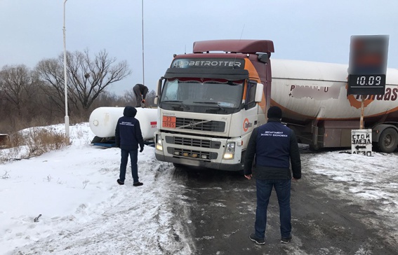 Полиция демонтировала в Киеве 5 незаконных газовых заправок (фото)