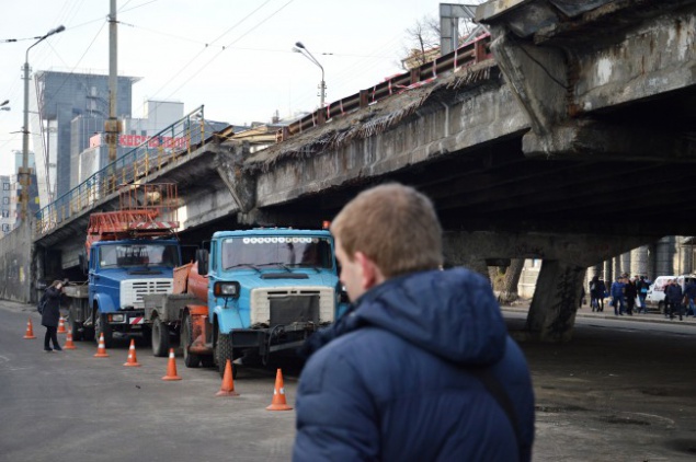 Глава “Киевавтодора” озвучил вероятную причину падения Шулявского моста