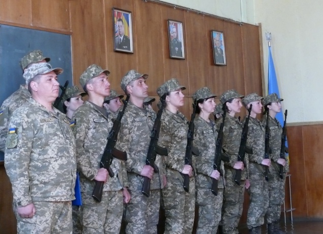 На Киевщине 11 женщин-контрактниц приняли военную присягу (фото)