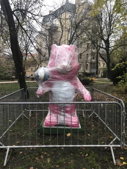 В центре Киева начали устанавливать световые скульптуры к Новому году (фото) В центре Киева начали устанавливать световые скульптуры к Новому году (фото)