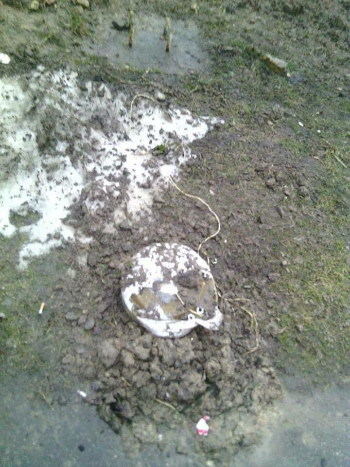 На Кольцевой дороге в Киеве под тающим снегом обнаружили мину (фото)