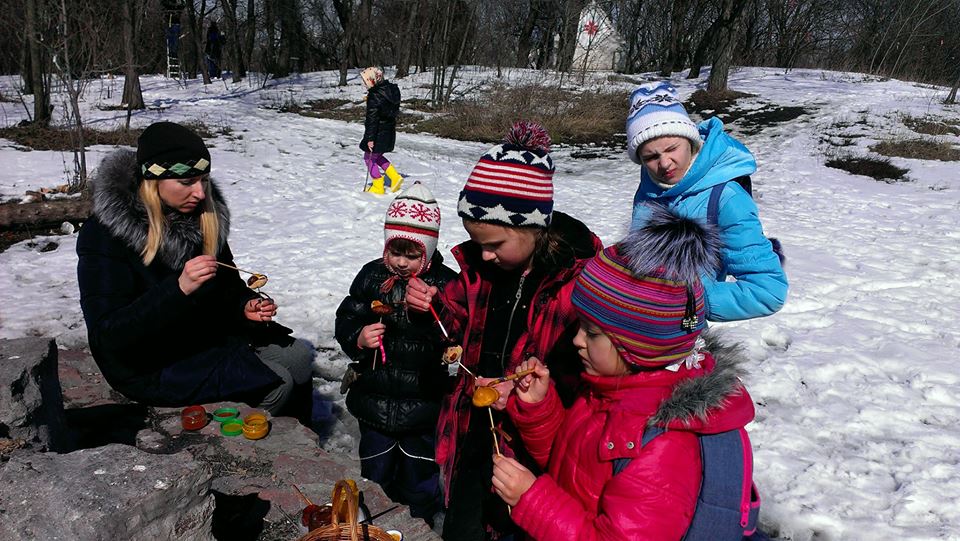 Под донецкие песни на Замковой горе началась самовольная жилая застройка (фото, видео)