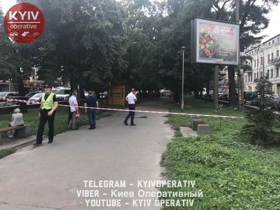 На Подоле в Киеве ограничили движение из-за гранаты На Подоле в Киеве ограничили движение из-за гранаты