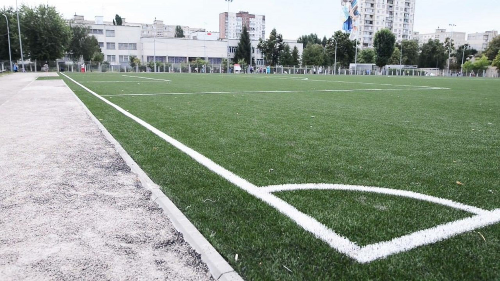 Депутат Третьяков посодействовал выделению 8 млн на самый большой школьный стадион в столице