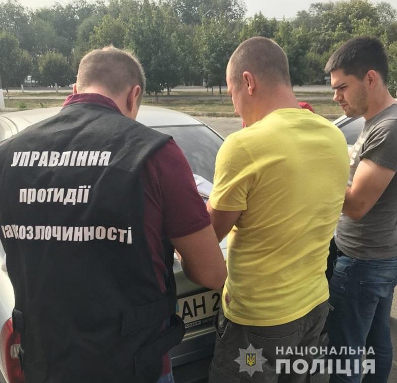 В Киеве задержали уроженца Донецкой области за торговлю прекурсорами через интернет (фото, видео)