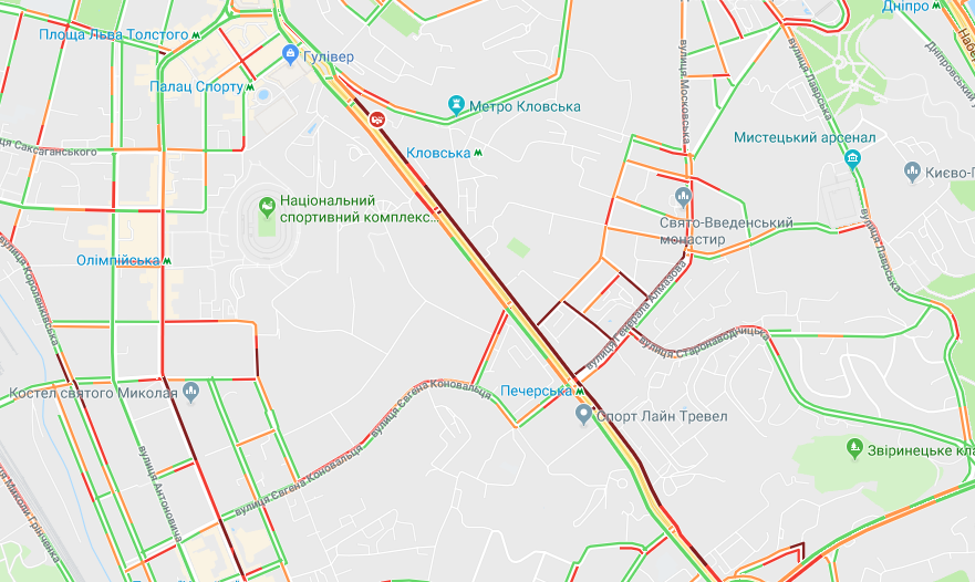 Масштабное ДТП в Киеве заблокировало движение транспорта по бульвару Леси Украинки в сторону центра (фото, видео)