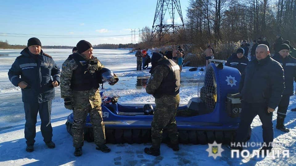 В Киевской области в крещенские полыньи окунулись 12 тысяч человек (фото)