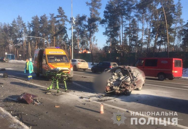 Трое человек погибло в жутком ДТП на Столичном шоссе в Киеве (фото, видео)