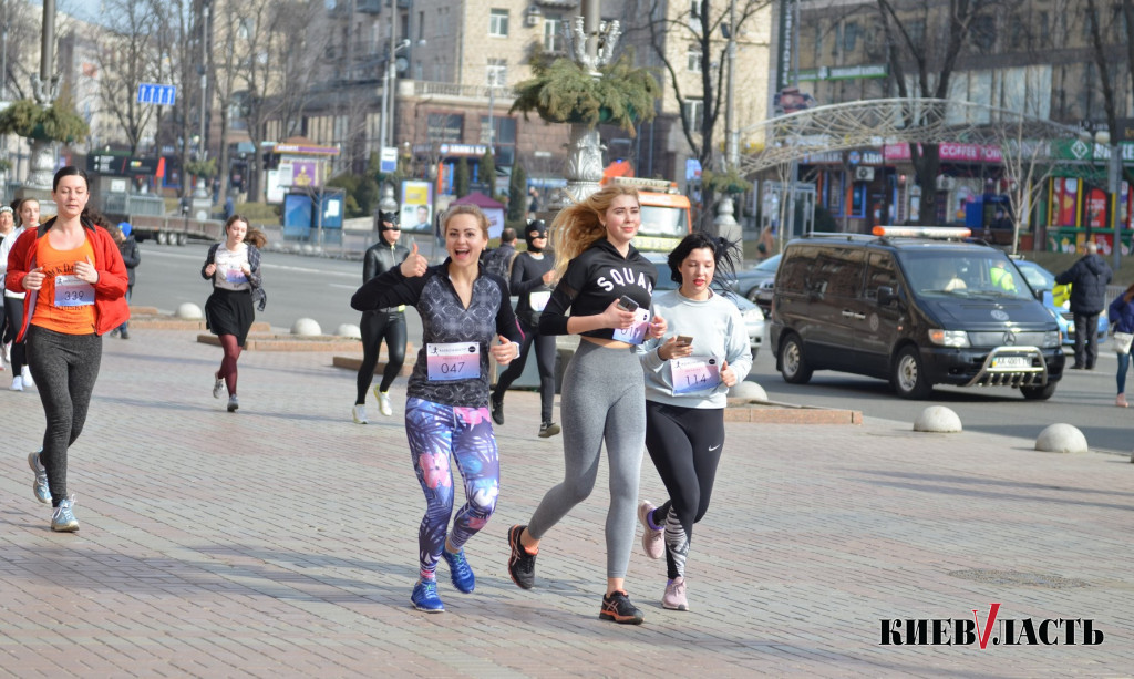Девочки бегут: как прошел забег на 8 марта в Киеве (фото)
