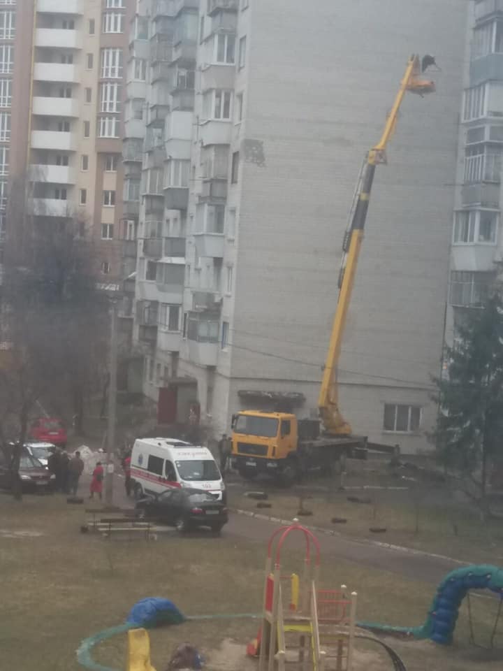 В Борисполе погиб рабочий во время восстановления обрушившейся стены многоэтажного дома
