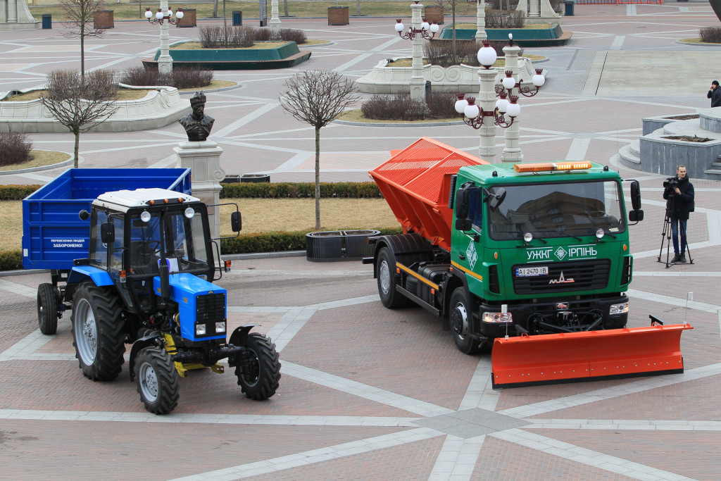 Ирпень закупил новую коммунальную технику Ирпень закупил новую коммунальную технику