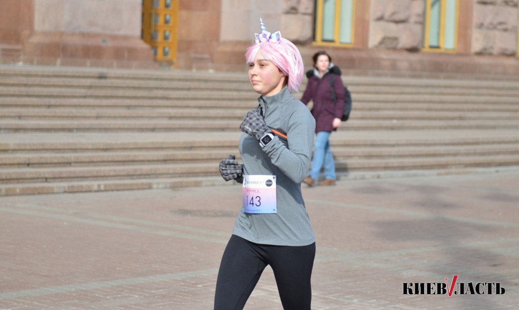 Девочки бегут: как прошел забег на 8 марта в Киеве (фото)