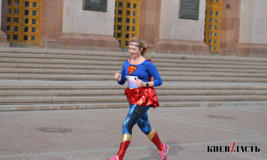 Девочки бегут: как прошел забег на 8 марта в Киеве (фото)