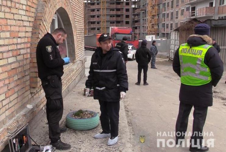 В Киеве возле церкви на Лукьяновке нашли мертвым сотрудника Администрации президента (фото, видео)