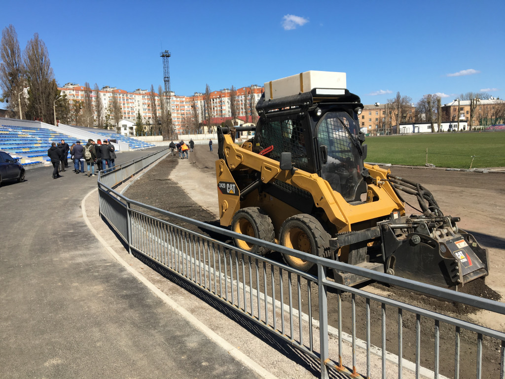 Владимир Каретко: завершена вторая стадия капитального ремонта стадиона “Темп”