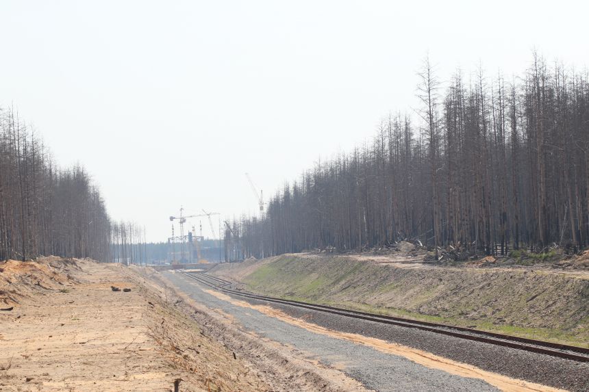 В Чернобыльской зоне построили новую железную дорогу (фото)