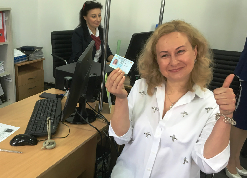 Выдача водительских удостоверений, регистрация и перерегистрация транспортного средства теперь доступна в ЦНАП Святошинского района