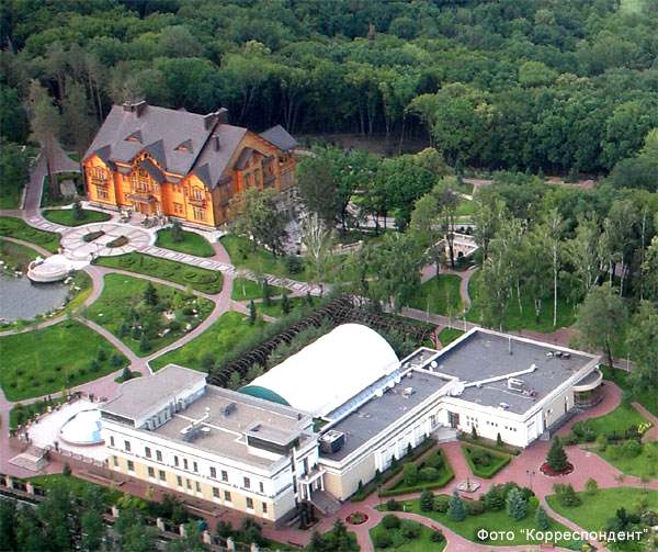 ГПУ подозревает Виктора Ющенко в присвоении резиденции “Межигорье”