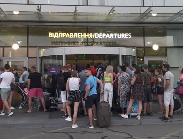 Госавиаслужба разрешила возобновить полеты украинской авиакомпании Yanair