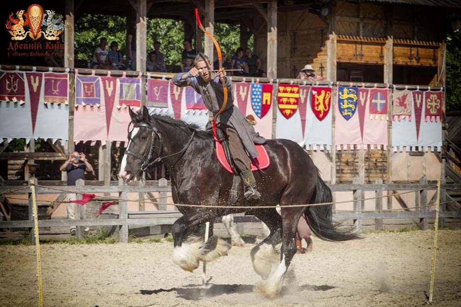 В парке “Киевская Русь” состоится Международный фестиваль конных боевых искусств “Скифы”