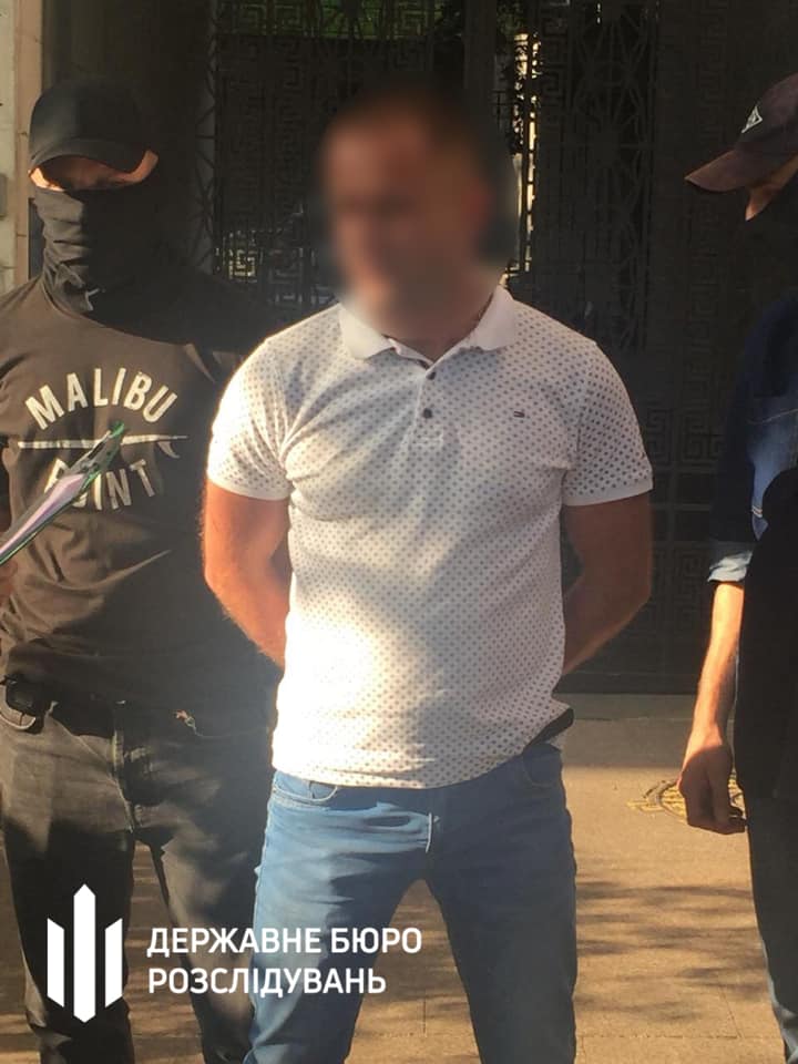 Следователя прокуратуры Киевской области задержали при получении взятки (фото)