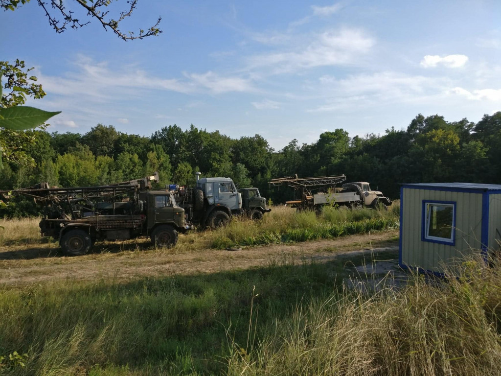 В Пирогово началась подготовка к жилой застройке после решения суда об отмене охранного статуса земучастка (фото, видео, документы)