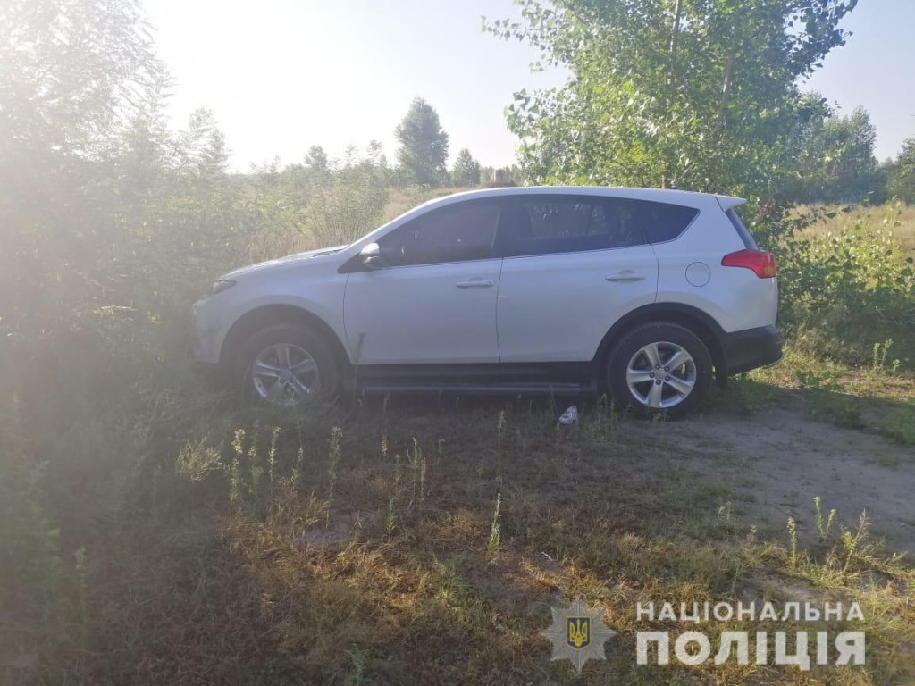 Под Киевом нашли автомобиль матери и дочери, которые пропали несколькими днями ранее (фото)