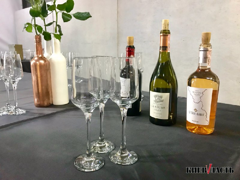 “Вайн-понг” и танцы на винограде: как прошел столичный Kyiv Wine Fest