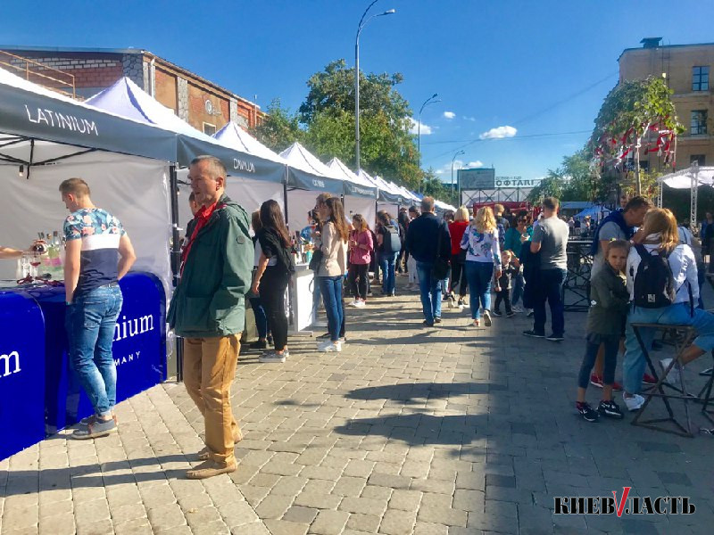 “Вайн-понг” и танцы на винограде: как прошел столичный Kyiv Wine Fest