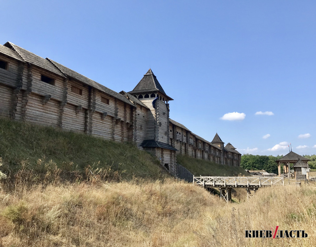 Стрельба из лука и конно-трюковое шоу: как встречали осень в Древнем Киеве (фото, видео)