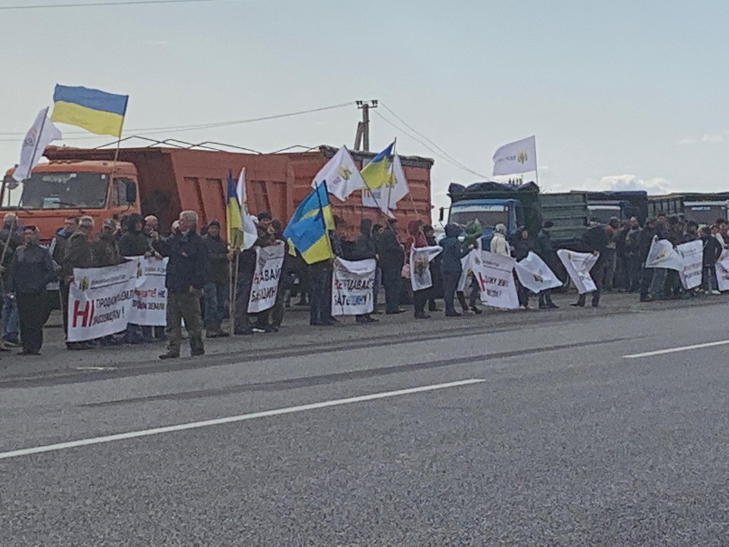 В Киевской области начались протесты против рынка земли