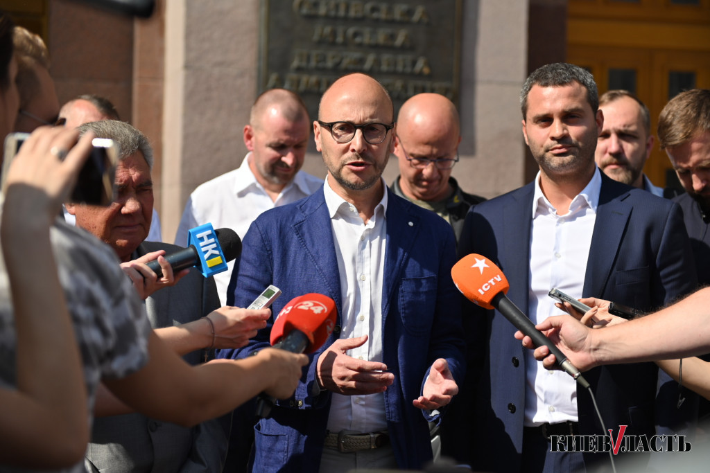 Депутаты Киевсовета Гусовский, Сагайдак и Омельченко заявили, что Кличко намерен окончательно узурпировать власть на завтрашней сессии (фото, видео)