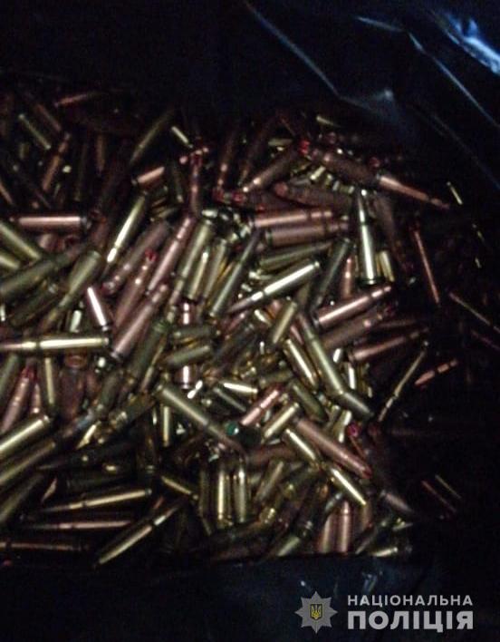 Правоохранители задержали на Киевщине подозреваемых в незаконной торговле оружием