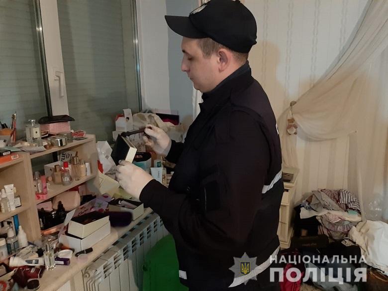 В Киеве полиция задержала 17 неизвестных за силовой захват квартиры на Оболони (фото, видео)