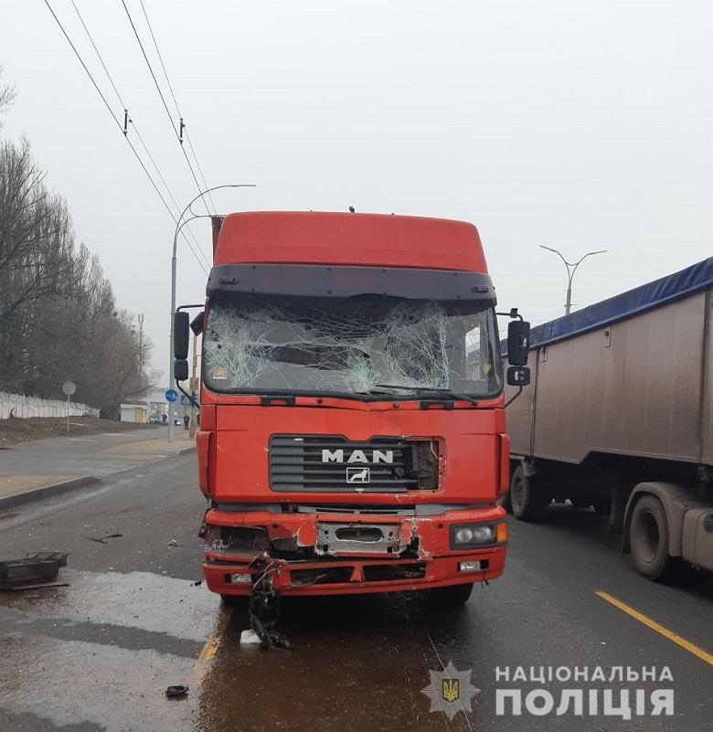 На улице Академика Заболотного фура “догнала” маршрутку, 11 человек госпитализированы (фото)