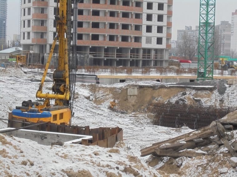 Ход работ в январе на ЖК “Радужный” в Киеве (фото)