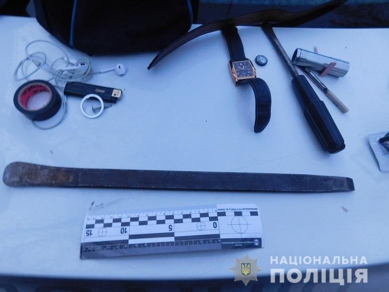 На столичном проспекте Гагарина полиция поймала квартирного вора (фото, видео)
