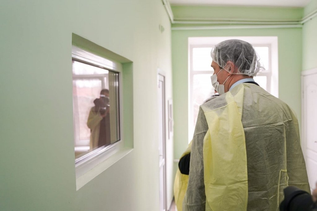 Очільник Київщини перевіряє стан лікарень області (фото)