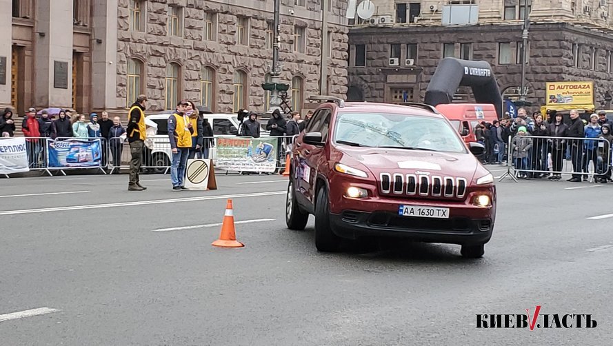 Гонки на Крещатике: в Киеве состоялось Большое Женское Ралли (фото)