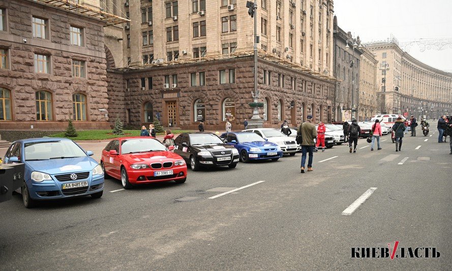 Гонки на Крещатике: в Киеве состоялось Большое Женское Ралли (фото)