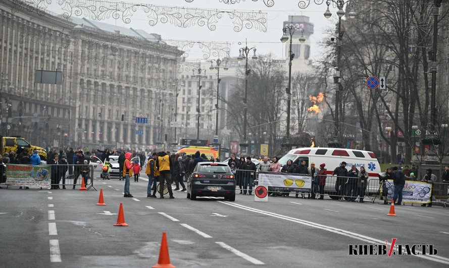 Гонки на Крещатике: в Киеве состоялось Большое Женское Ралли (фото)