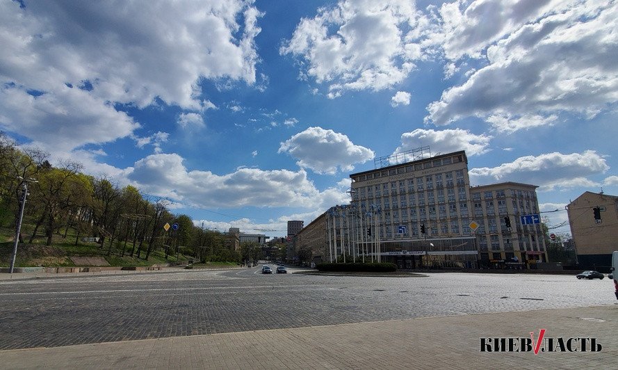 Киев на исходе первого месяца карантина (фоторепортаж)