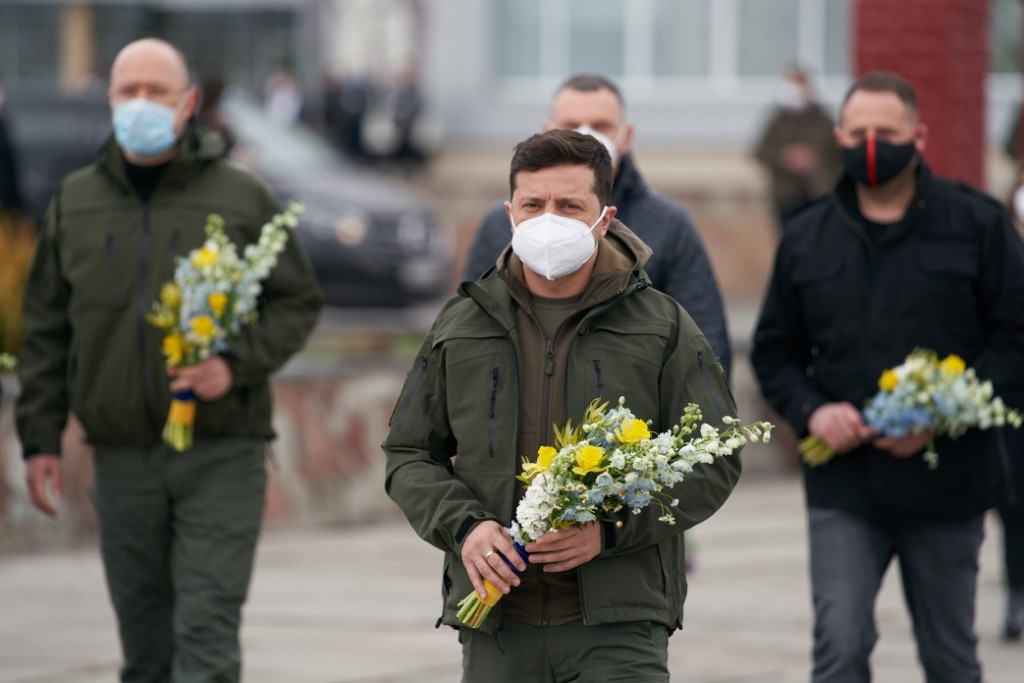 В годовщину катастрофы на Чернобыльской АЭС президент Зеленский посетил зону отчуждения (фото)