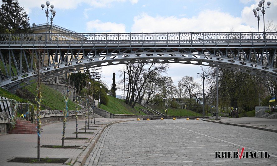 Киев на исходе первого месяца карантина (фоторепортаж)