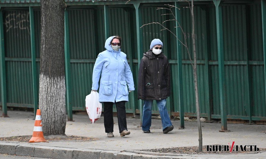 Киев на исходе первого месяца карантина (фоторепортаж)