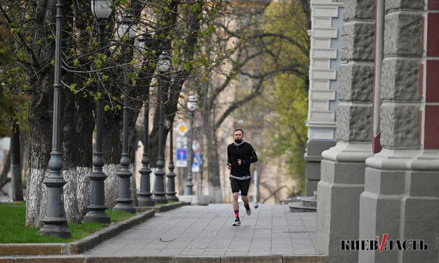 Киев на исходе первого месяца карантина (фоторепортаж)