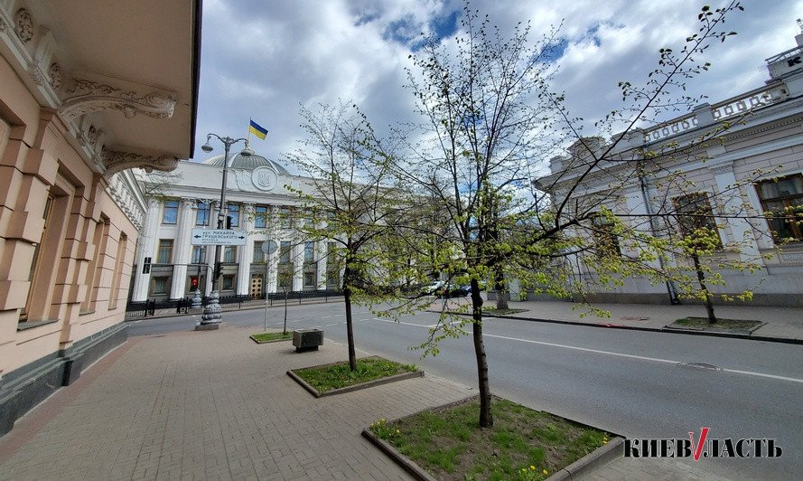 Киев на исходе первого месяца карантина (фоторепортаж)