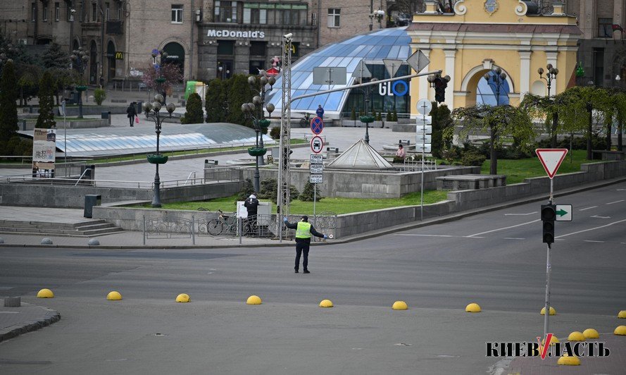 Киев на исходе первого месяца карантина (фоторепортаж)