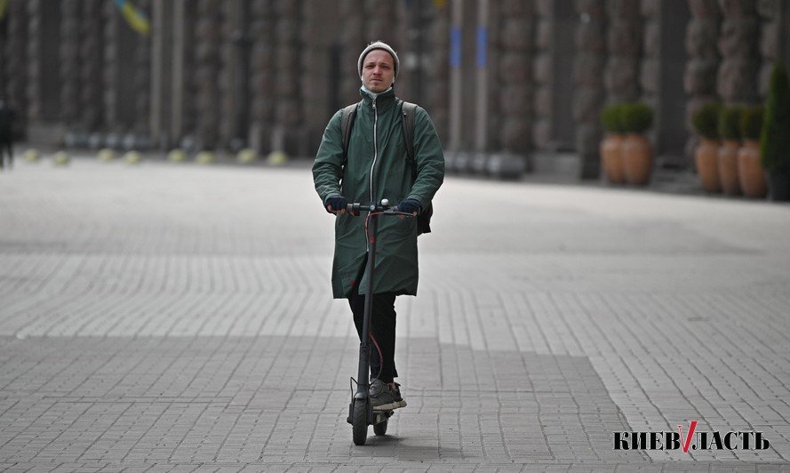 Киев на исходе первого месяца карантина (фоторепортаж)