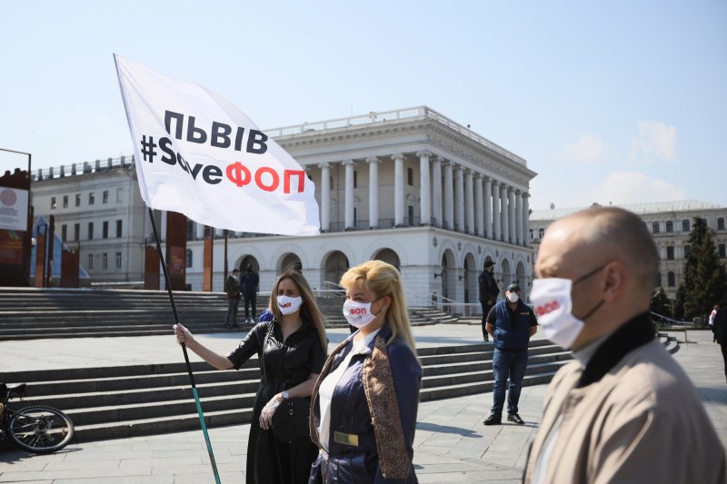 На Майдане Независимости в Киеве предприниматели устроили очередную акцию против карантина (фото, видео)